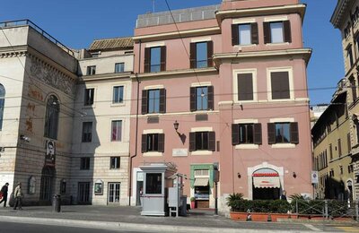 17 Aprile 2011 - 01 - Largo di Torre Argentina